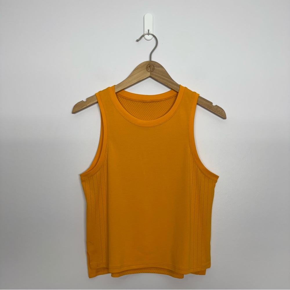Lululemon Train to Be Tank Top Clementine Size 4? 17” PTP Orange